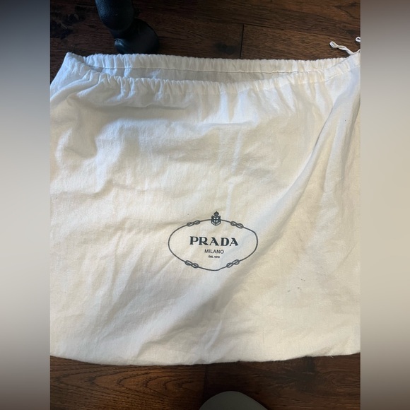 PRADA Bag - Mint Condition - Picture 2 of 8